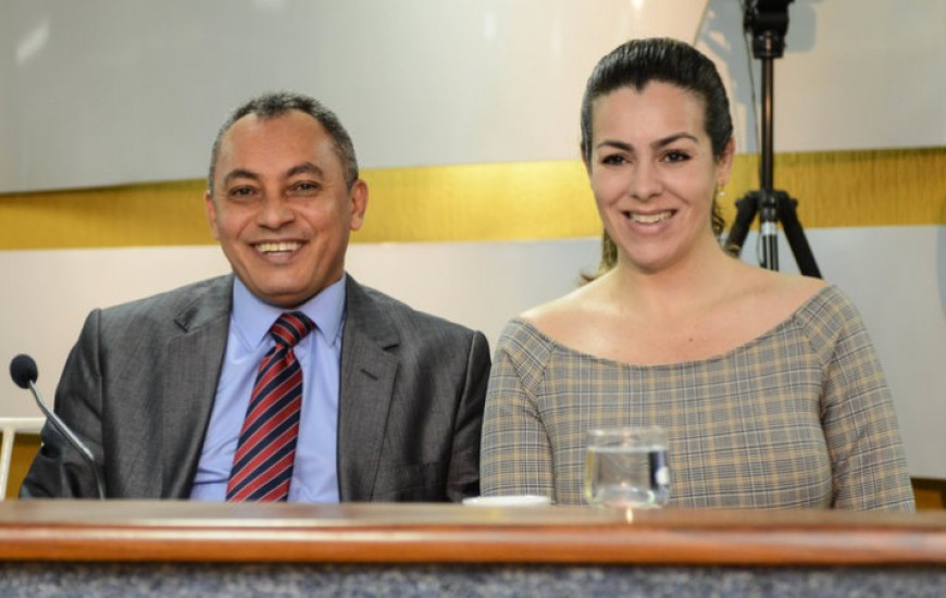 Marilon Barbosa e a prefeita Cinthia Ribeiro.