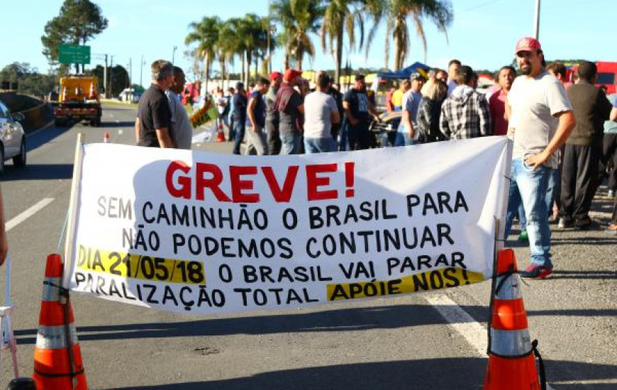 Greve dos caminhoneiros durou 10 dias e parou o país