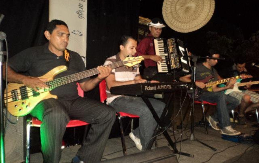 O evento acontece na Praça Joaquim Maracaípe