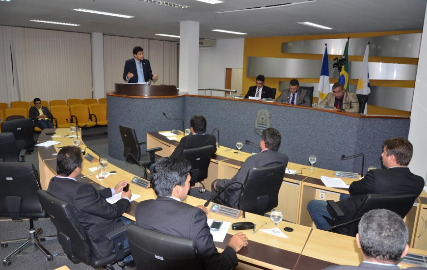 Sessão na Câmara terminou na madrugada desta 6ª