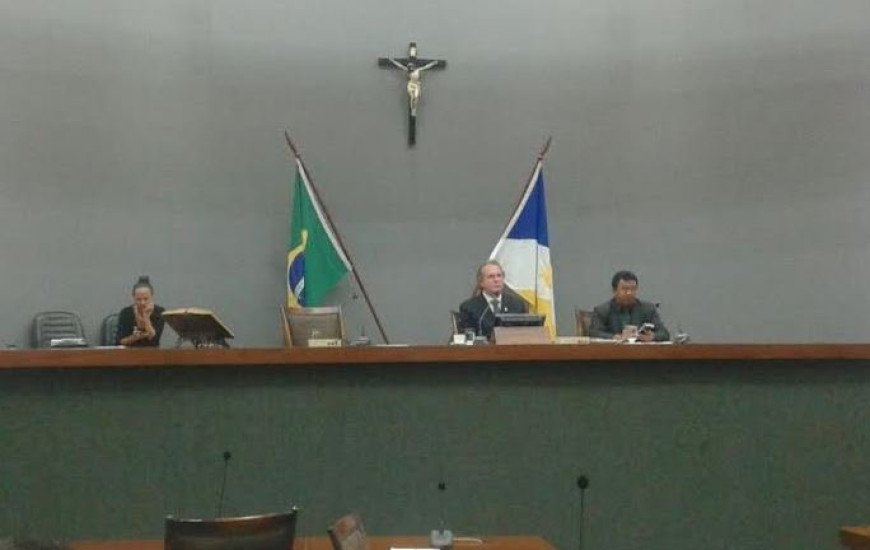 Deputado Mauro Carlesse preside sessão