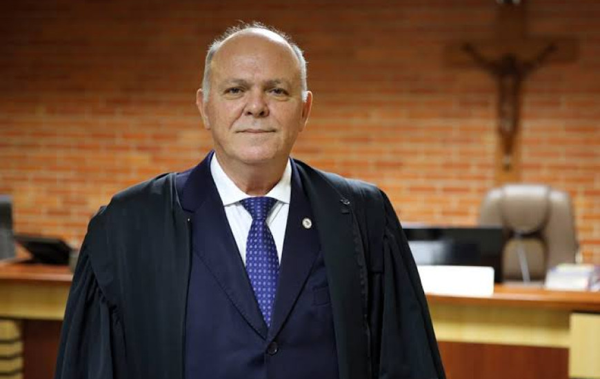 Desembargador Helvécio de Brito Maia.