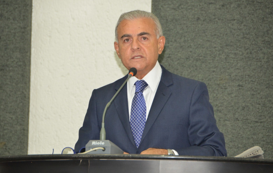 Parlamentar se pronunciou em plenária na sessão matutina desta quinta-feira, 18