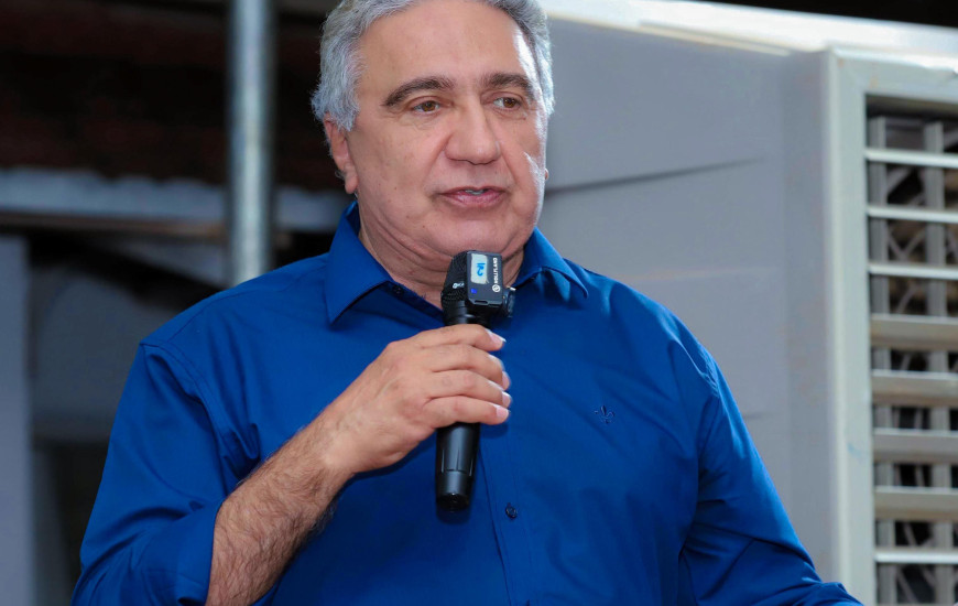 Laurez Moreira volta atrás e renomeia servidores que haviam sido exonerados 