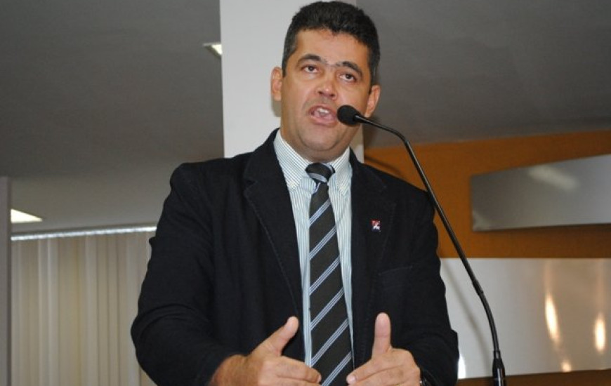 Neris apresentou pedido de CPI