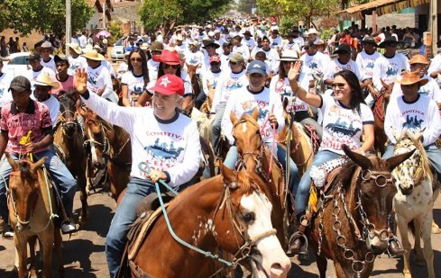 Mourão participa de cavalgada