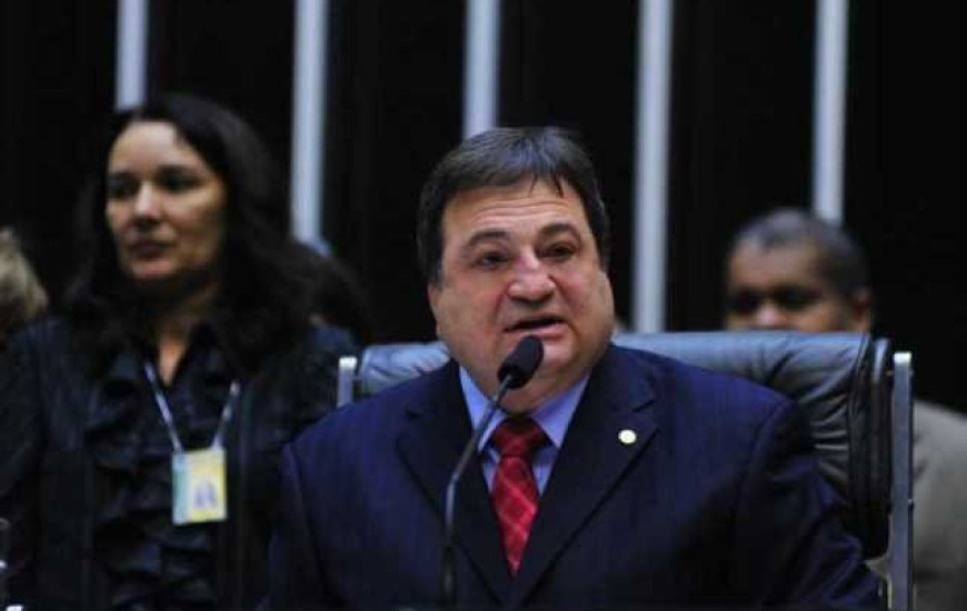 Halum polemiza ao defender legalização do jogo