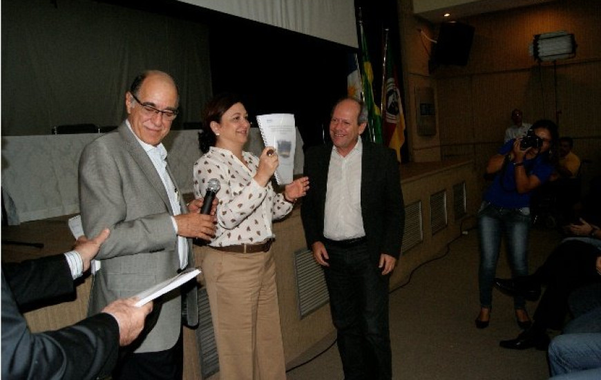 Senadora destinou R$ 100 milhões em emendas