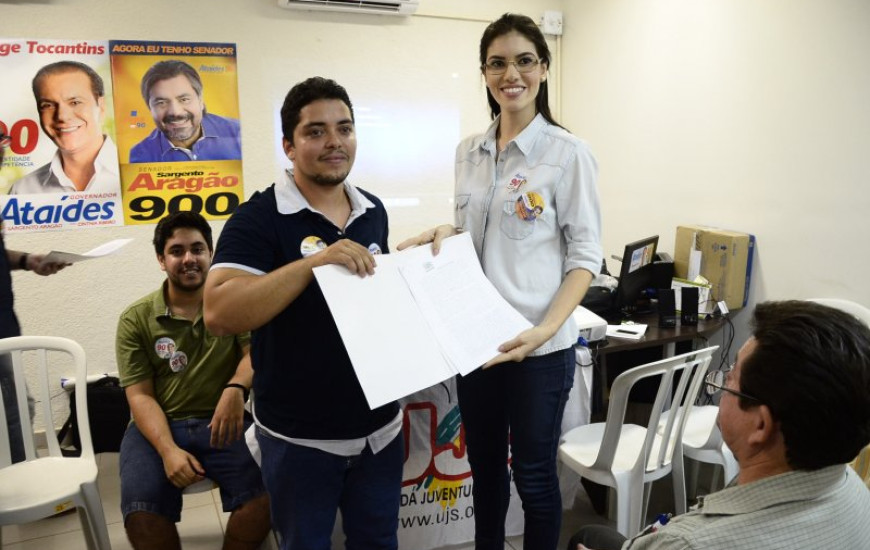 Esposa de Ataídes recebe plataforma