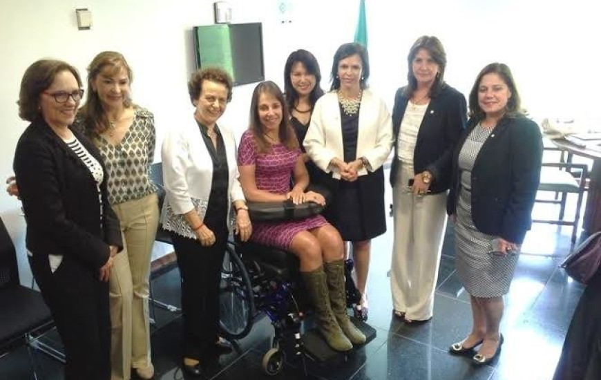 Deputadas se reúnem com ministra