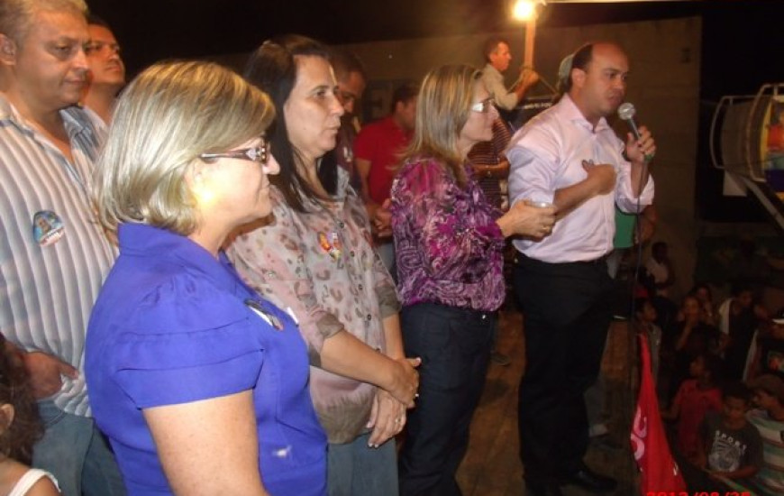 Amália e Sandoval no mesmo palanque