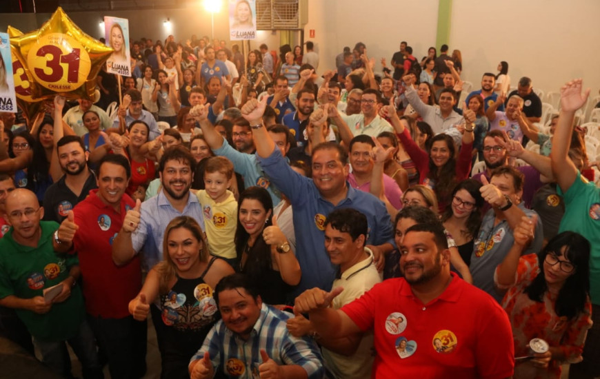 Candidatos se reúnem em evento na Capital