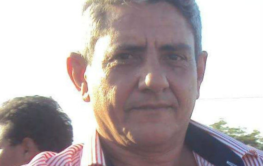 Prefeito baleado continua internado no HGP