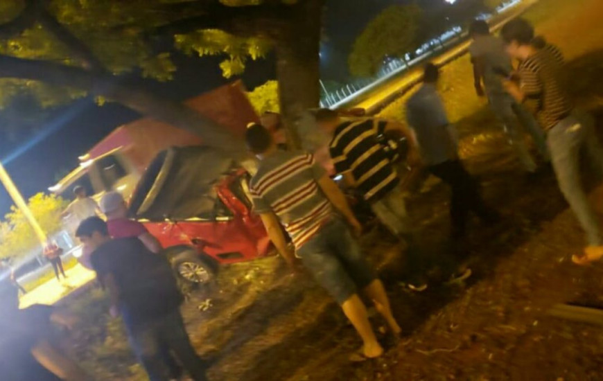 Acidente ocorreu na frente de uma faculdade particular 