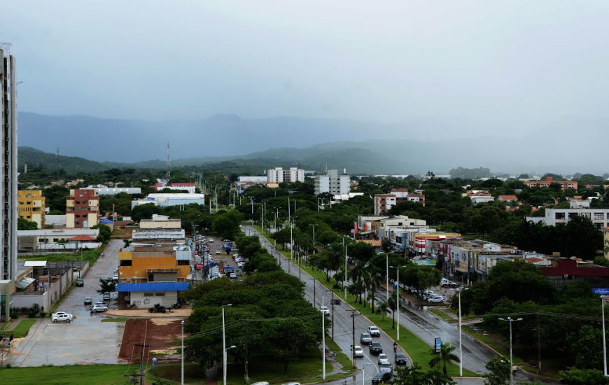 Tempo nublado com chuvas em Palmas