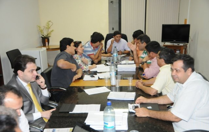 Vereadores discutem matérias