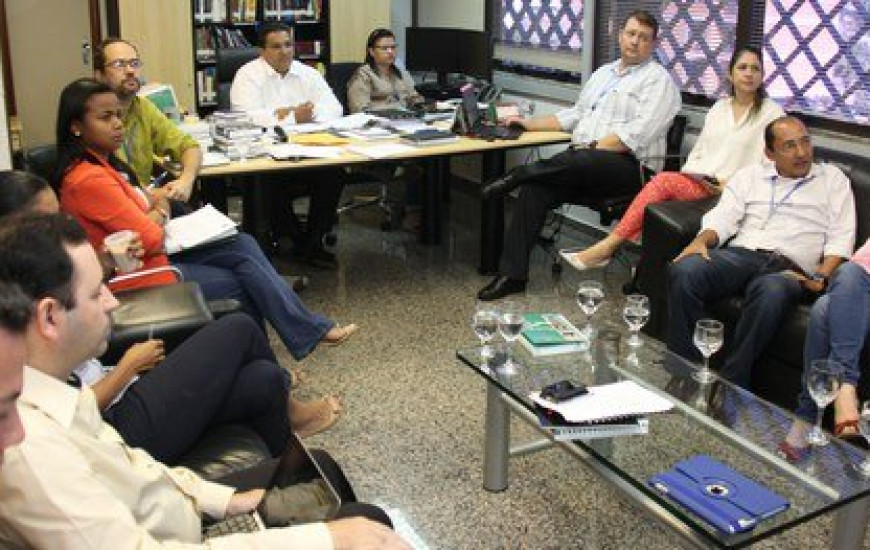 Diretores analisam melhorias para as eleições 2016