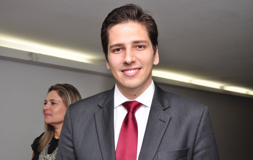 Deputado estadual Olyntho Neto