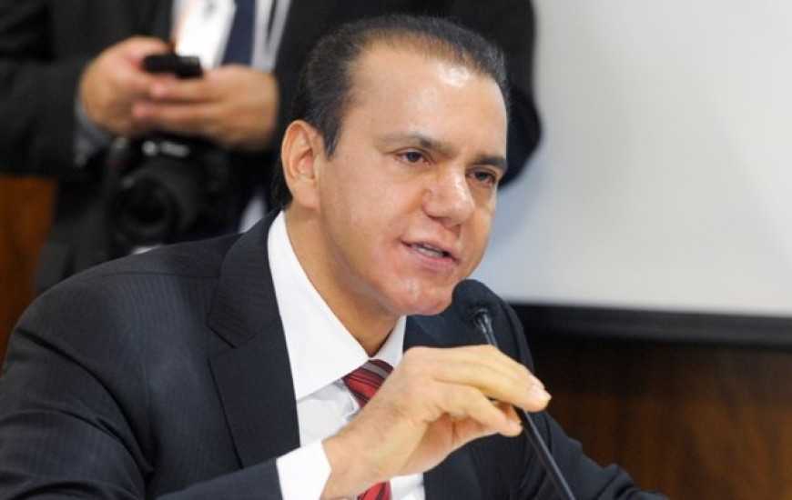 Ataides de Oliveira, suplente de senador