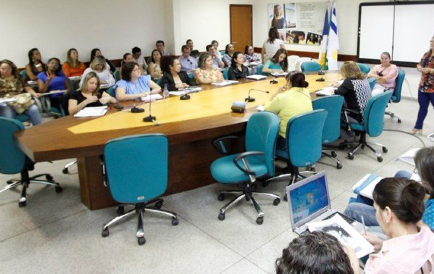 Educadores debatem ressignificação curricular