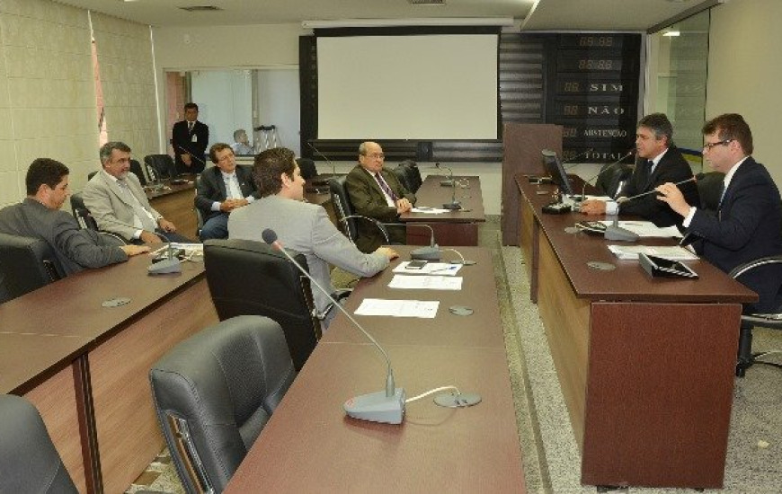 Deputados desenvolvem trabalhos na CPI