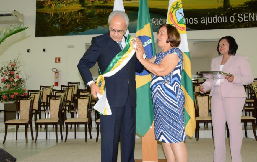 Avelino toma posse em 3º mandato em Paraíso