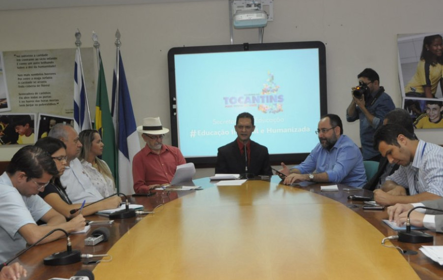 Salão do Livro é anunciado por Adão Francisco