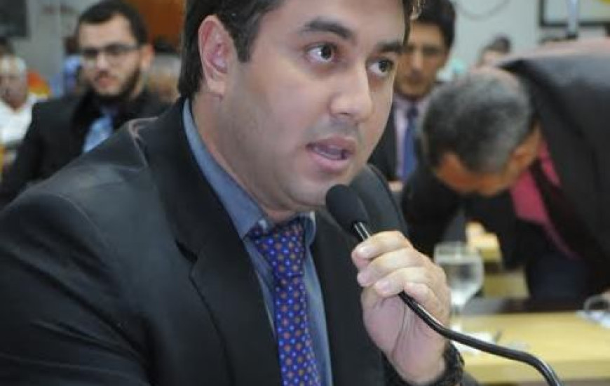 Vereador Diogo Fernandes preside CCJ