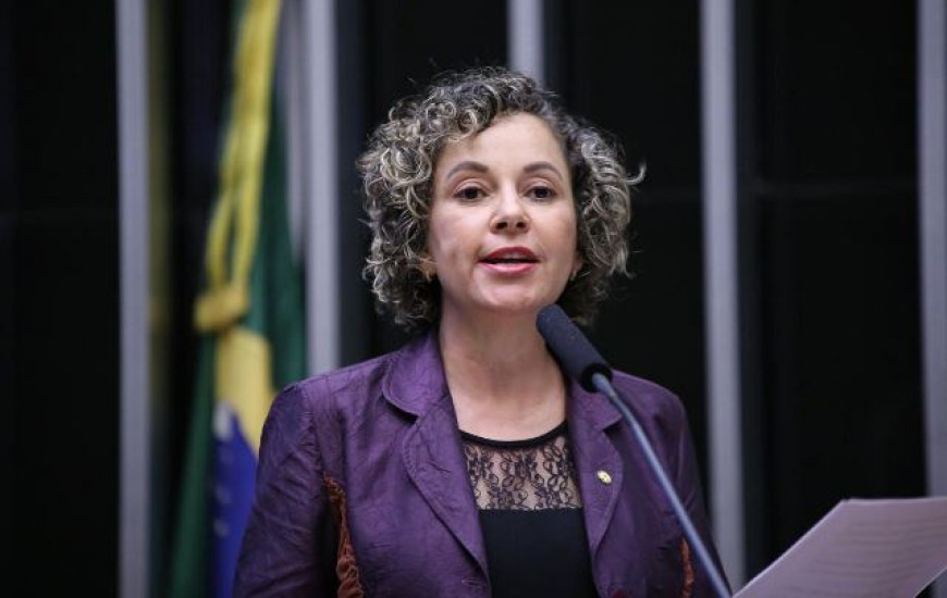 Projeto da deputada Josi beneficia mulheres em situação de risco