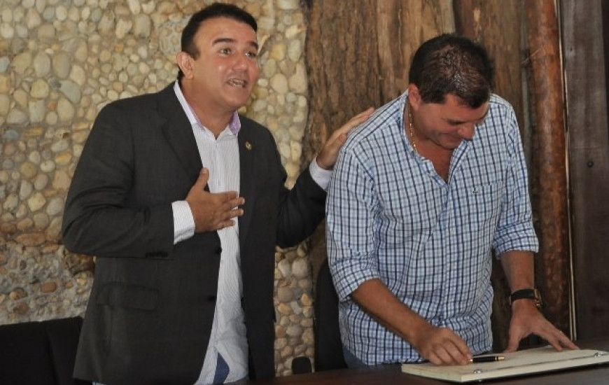 Eduardo e Amastha trocam gentilezas