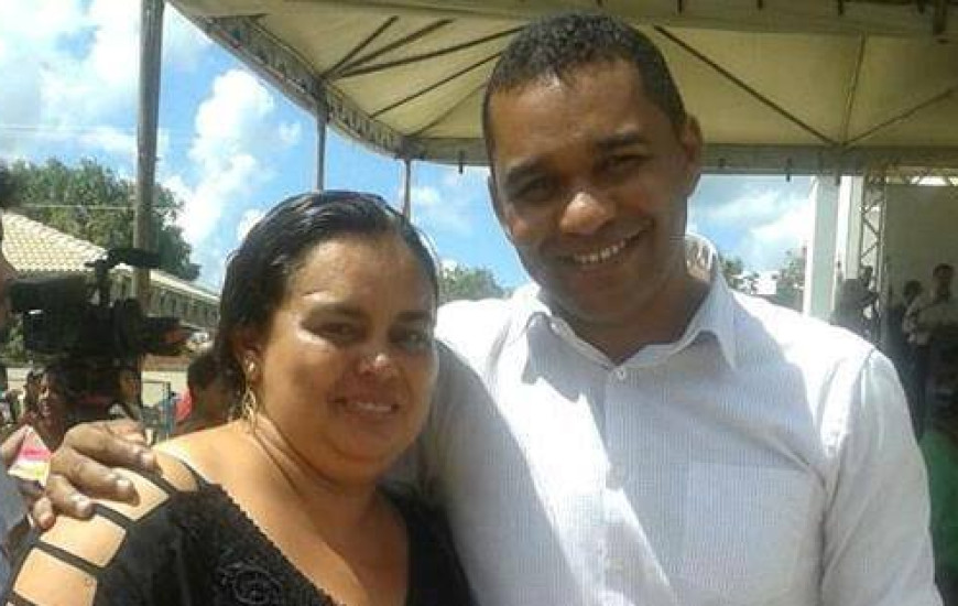 Waldson participa de entrega dos apartamentos