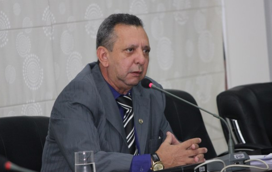 Deputado propõe homenagem a Iris Rezende