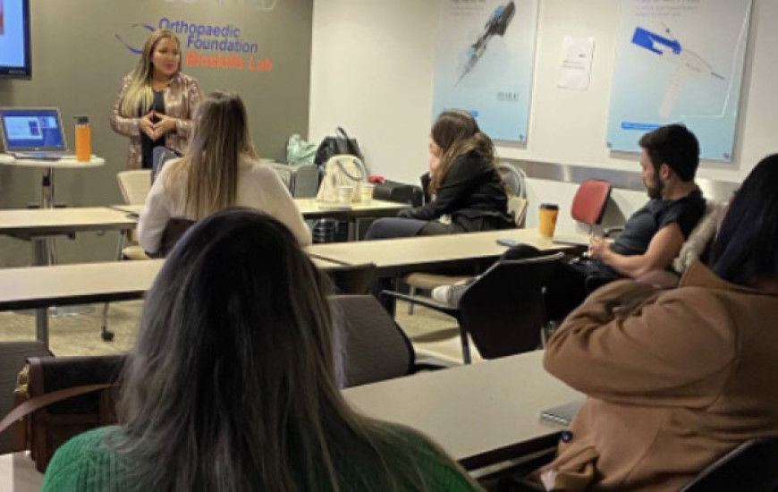 Paolla Mendes é odontóloga e pós-graduada em Harmonização Orofacial