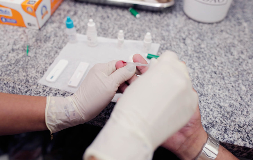 testagem para HIV, sífilis e hepatites virais