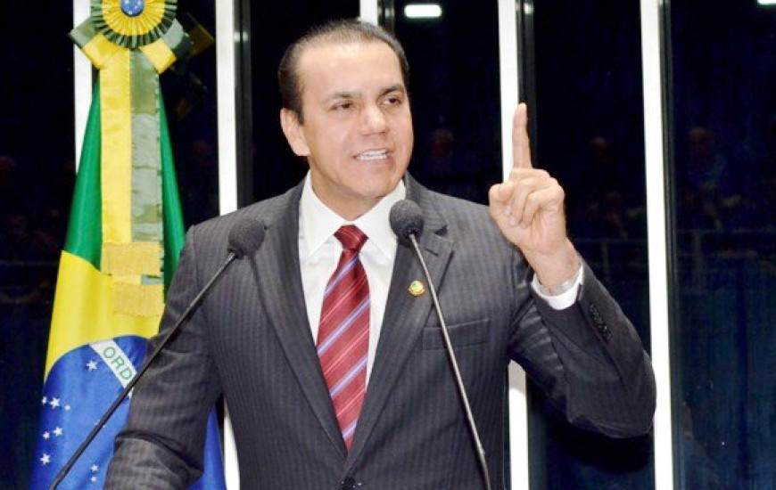 Senador Ataídes de Oliveira se despede