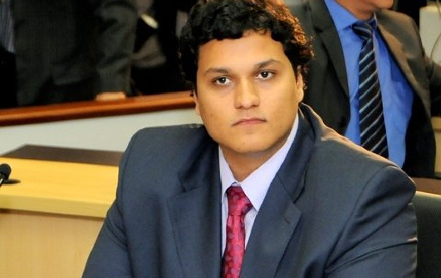 Vereador vê crise com o executivo