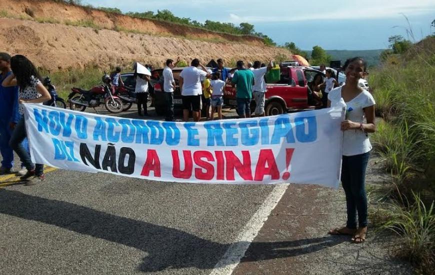 Moradores protestaram contra a obra