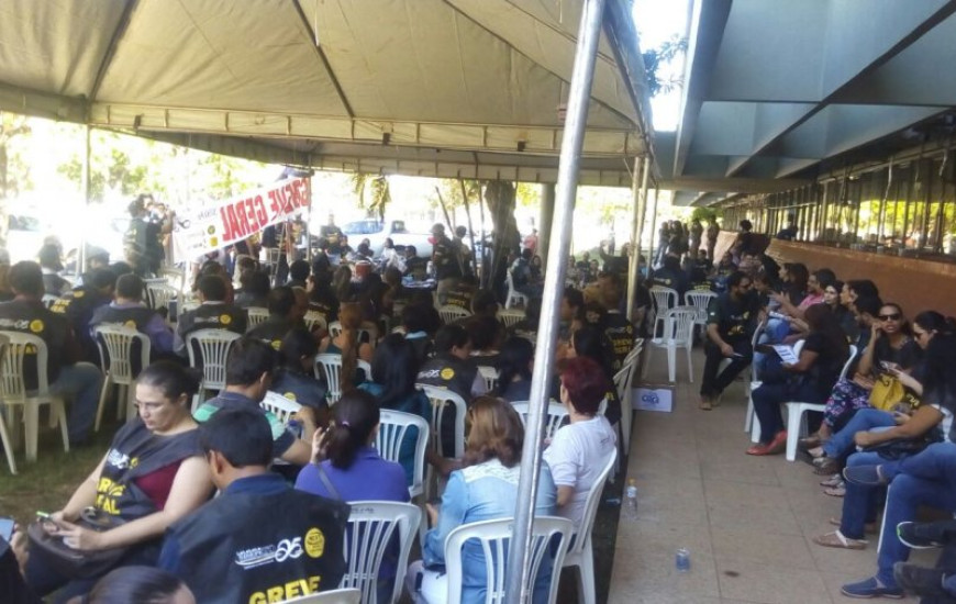 Greve começou às 8h desta terça