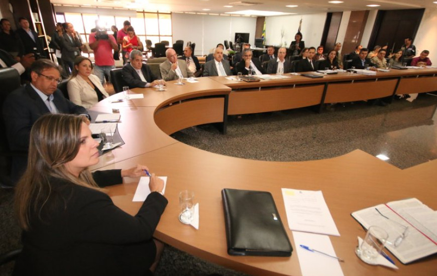 Miranda deve anunciar medida no 1o de Maio