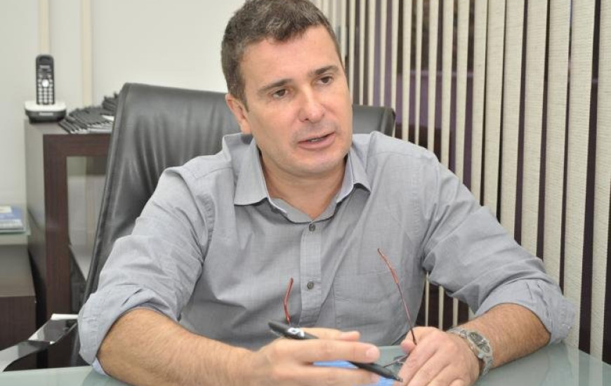 Marcílio Ávila: licitação do lixo na rua