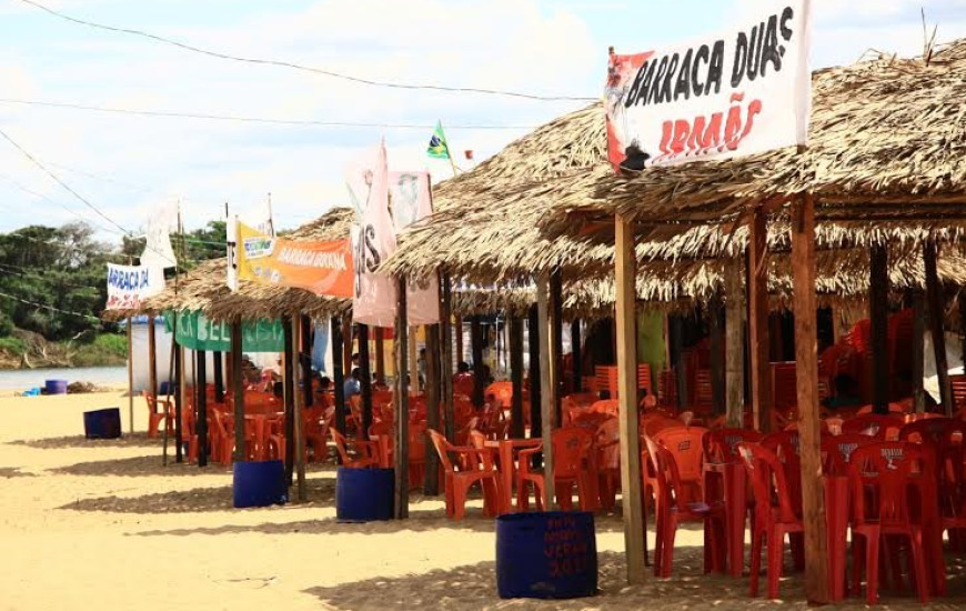 Barracas na Praia da Fofoca