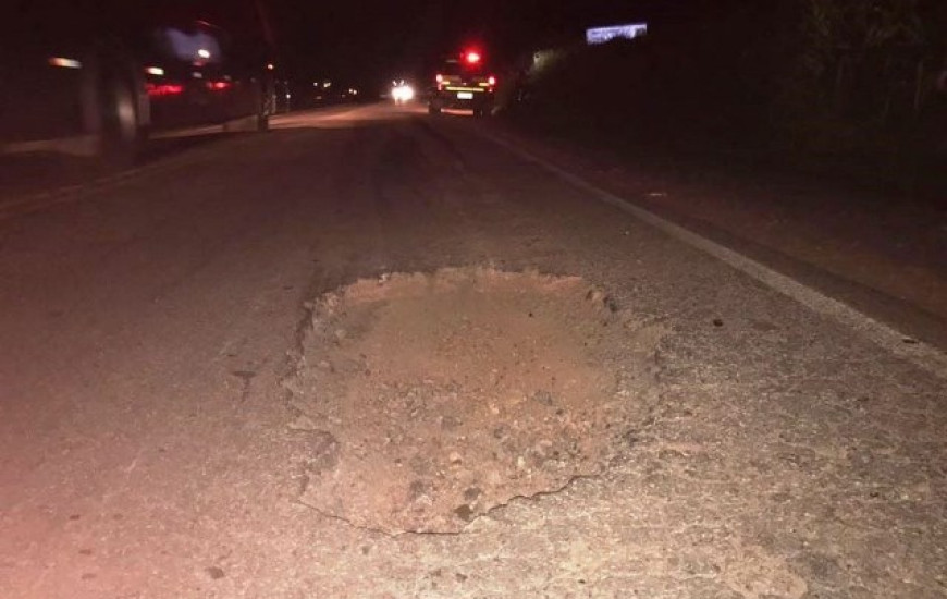 Acidente fatal teria ocorrido por causa de buraco na pista