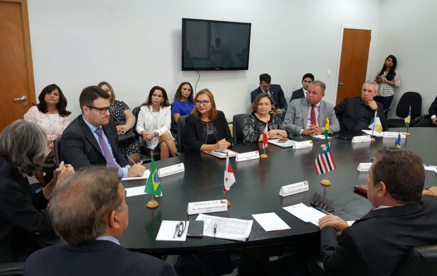 Presidente do TJTO participa de reunião