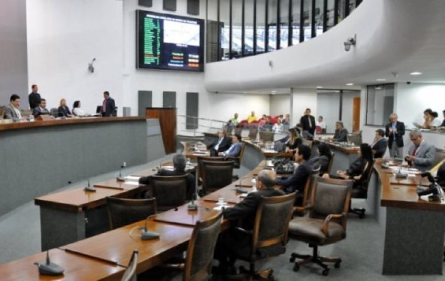 Deputados aprovam moção de repúdio