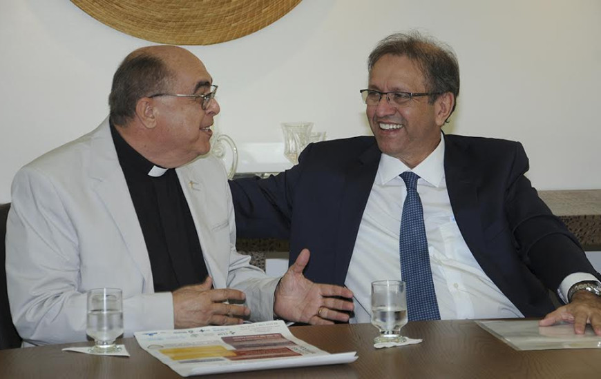 Governador com o superintendente do hospital