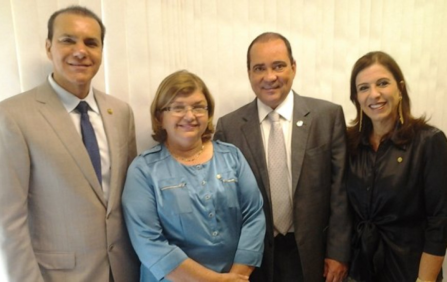 Ataídes e Vicentinho com Goyaciara e Nilmar Ruiz
