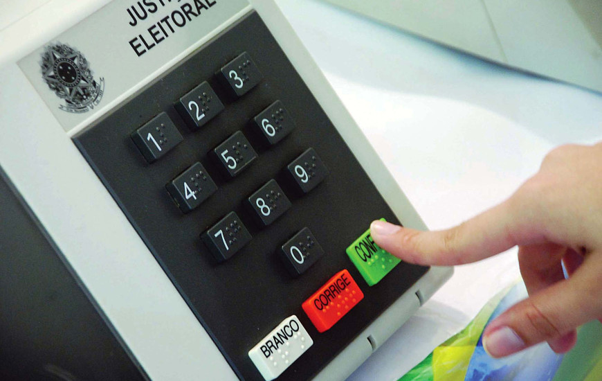 Seis novos prefeitos foram eleitos neste domingo