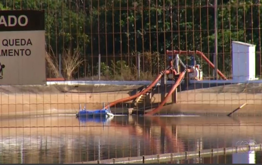 Estação de esgoto no bairro incomoda moradores.