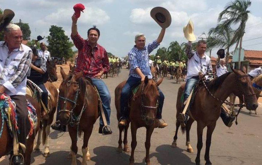 Gaguim participa de cavalgada em Wanderlândia