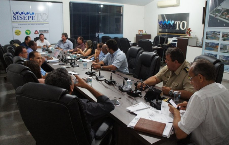 Sindicatos se reúnem com governo mais uma vez